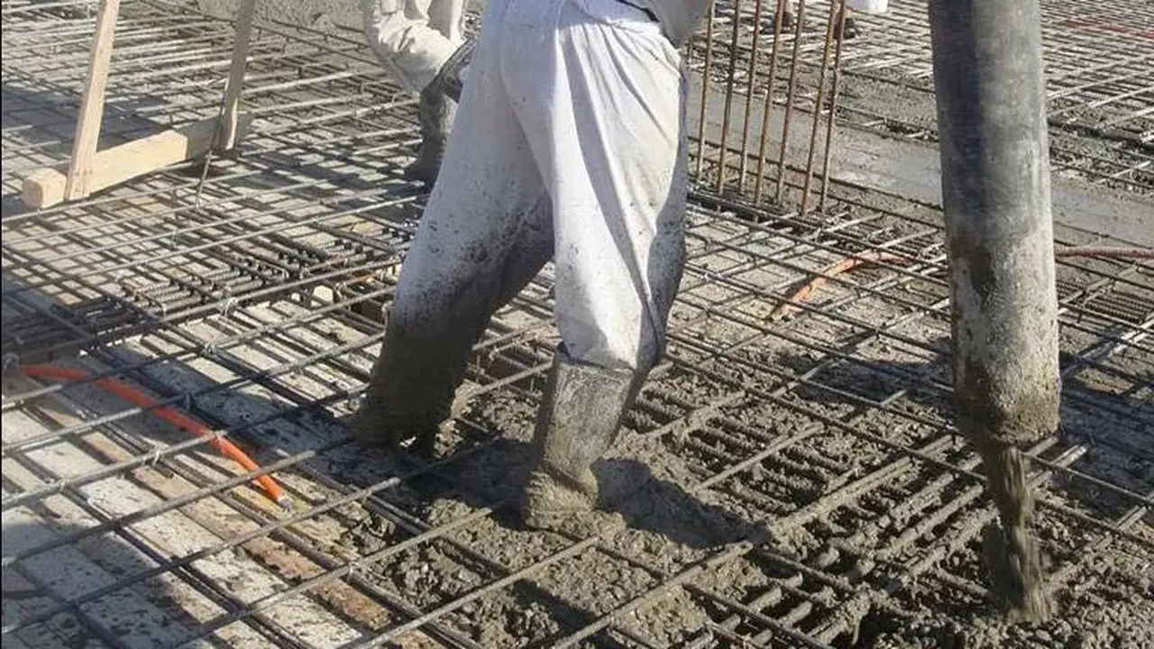 تراجع طفيف في أسعار الحديد والأسمنت بمستهل تعاملات الأسواق اليوم الجمعة